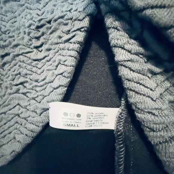 Women's Gray quilted texture jacket - Picture 3 of 4